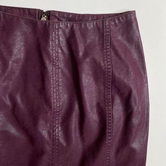 Free People plum faux leather mini skirt - Picture 3 of 8